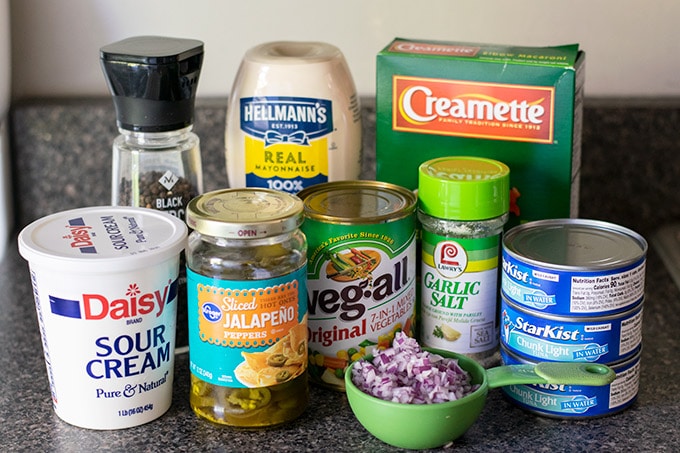 ingredients for ensalada de coditos con atún